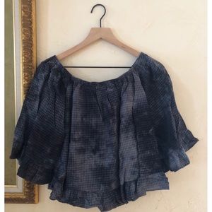 Cute off-the-shoulder shirt